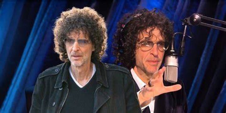 10 Famous Singers Caught Lip Syncing
