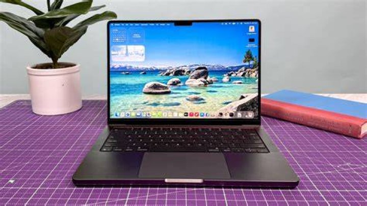 16 inch MacBook Pro top cover apple logo