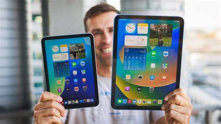 6th gen iPad Mini review purple flat showing rear view and camera