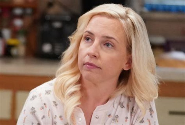 About Lecy Goranson from 'Roseanne' Net Worth, Husband, Bio