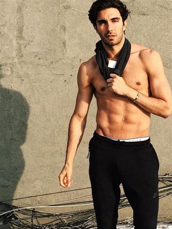 Akin Akman - Model