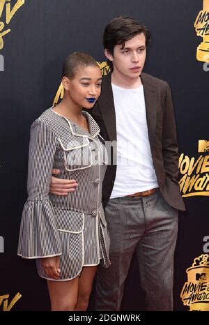 Amandla Stenberg and Nick Robinson in Everything, Everything movie review