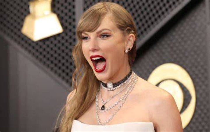 Amy Sciarretto - Nicki Swift
