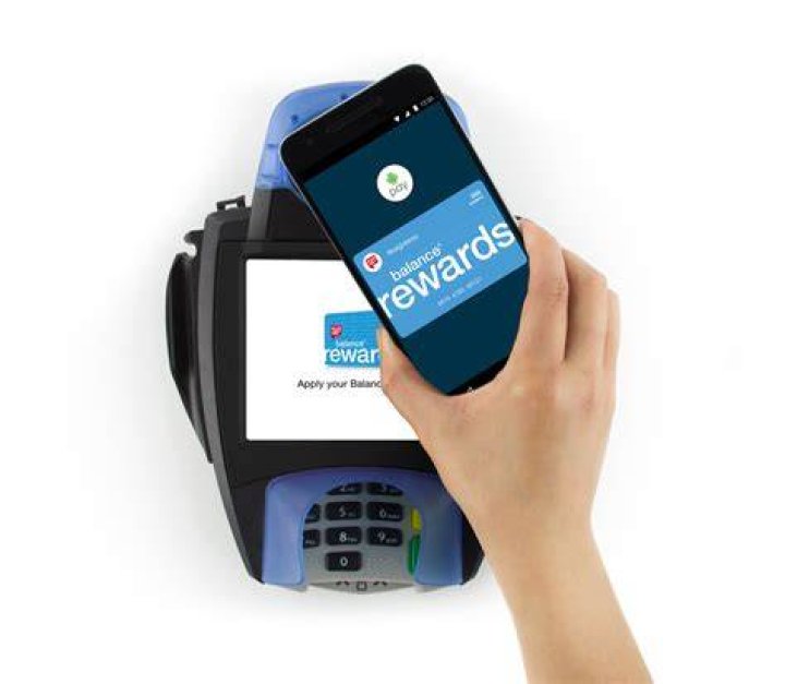Android Pay launches loyalty card integration, starting with Walgreens