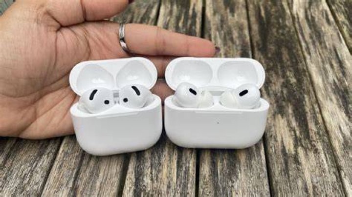 Apple AirPods Pro VS Apple AirPods 3rd generation hero image Apple AirPods Pro VS Apple AirPods 3rd generation hero image