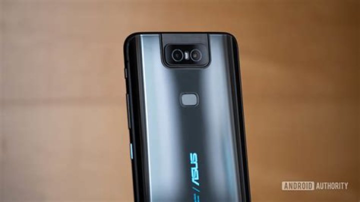 Asus Zenfone 6 - closer back of device Asus Zenfone 6 - closer back of device