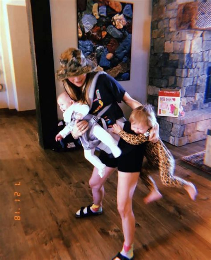 Behati Prinsloo, Dusty and Gio