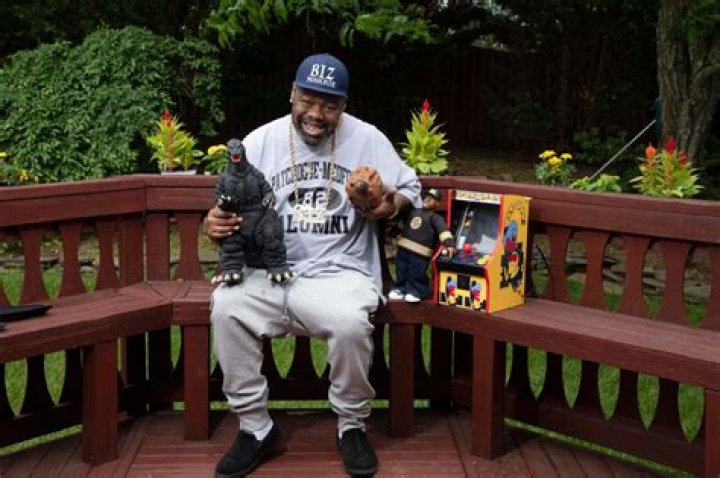 Biz Markie smiling 
