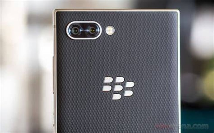 blackberry key2 review camera