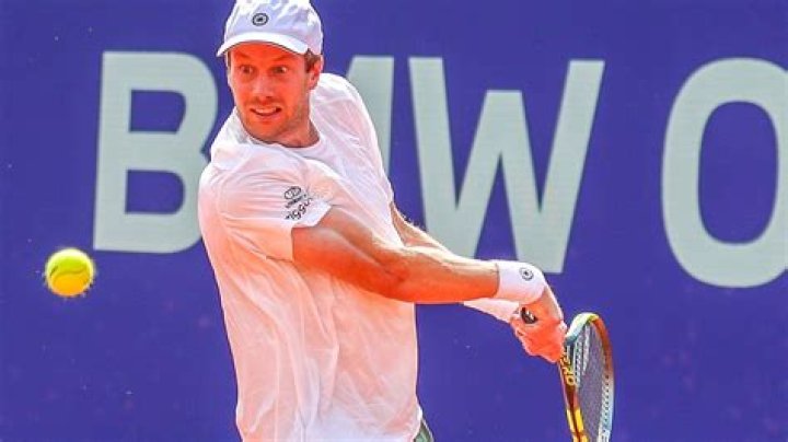 Botic van de Zandschulp in action