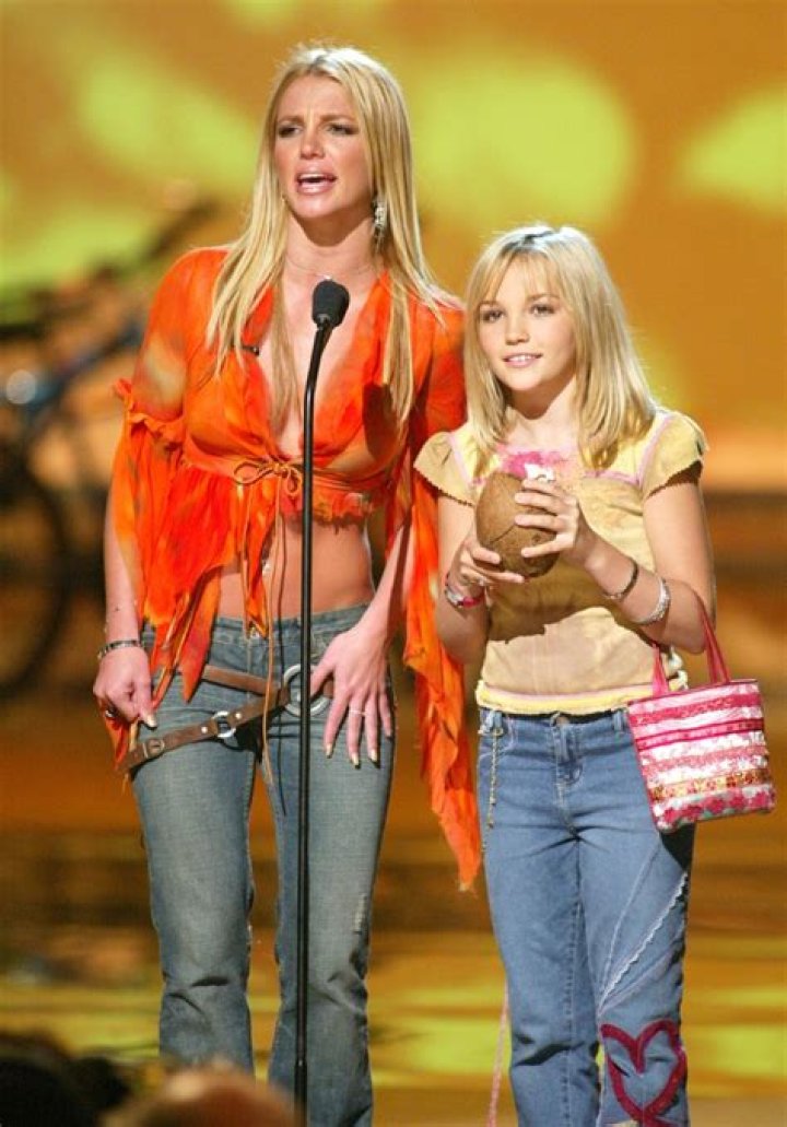 Britney Spears and Jamie Lynn Spears on the red carpet at the 2017 Radio Disney Music Awards.