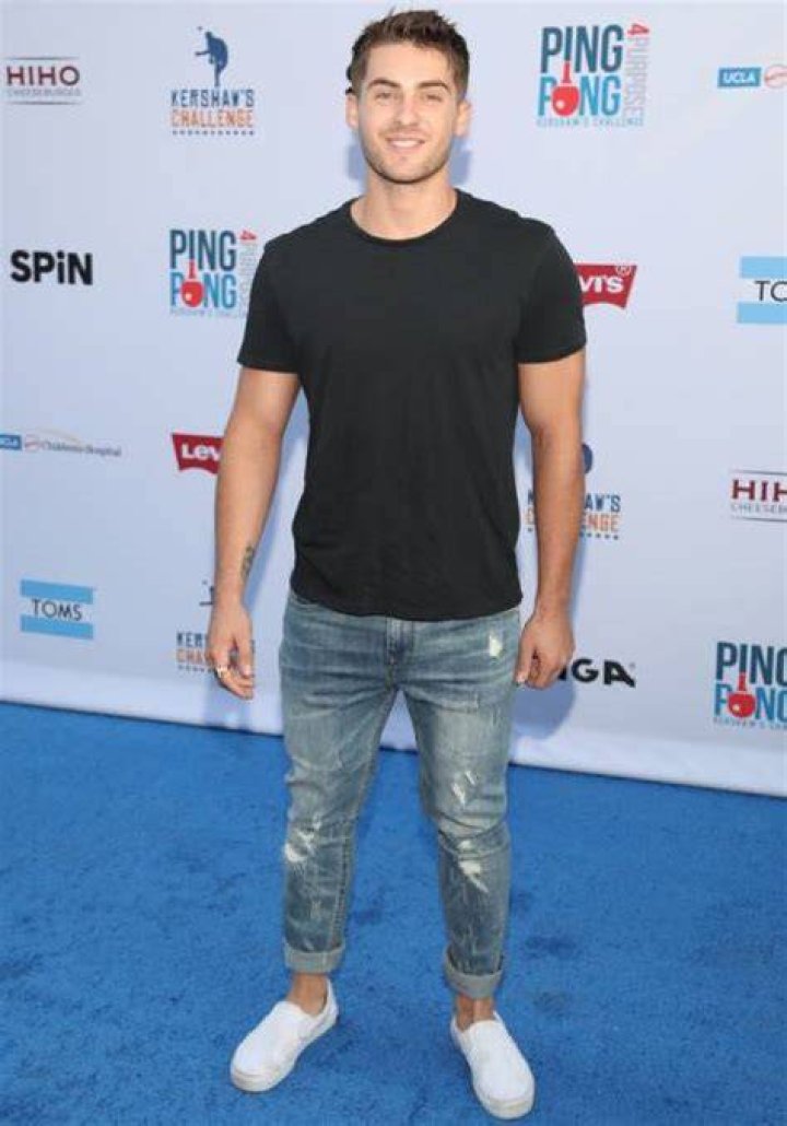 cody christian height cody christian height
