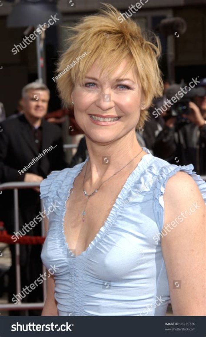 Dee Wallace stone