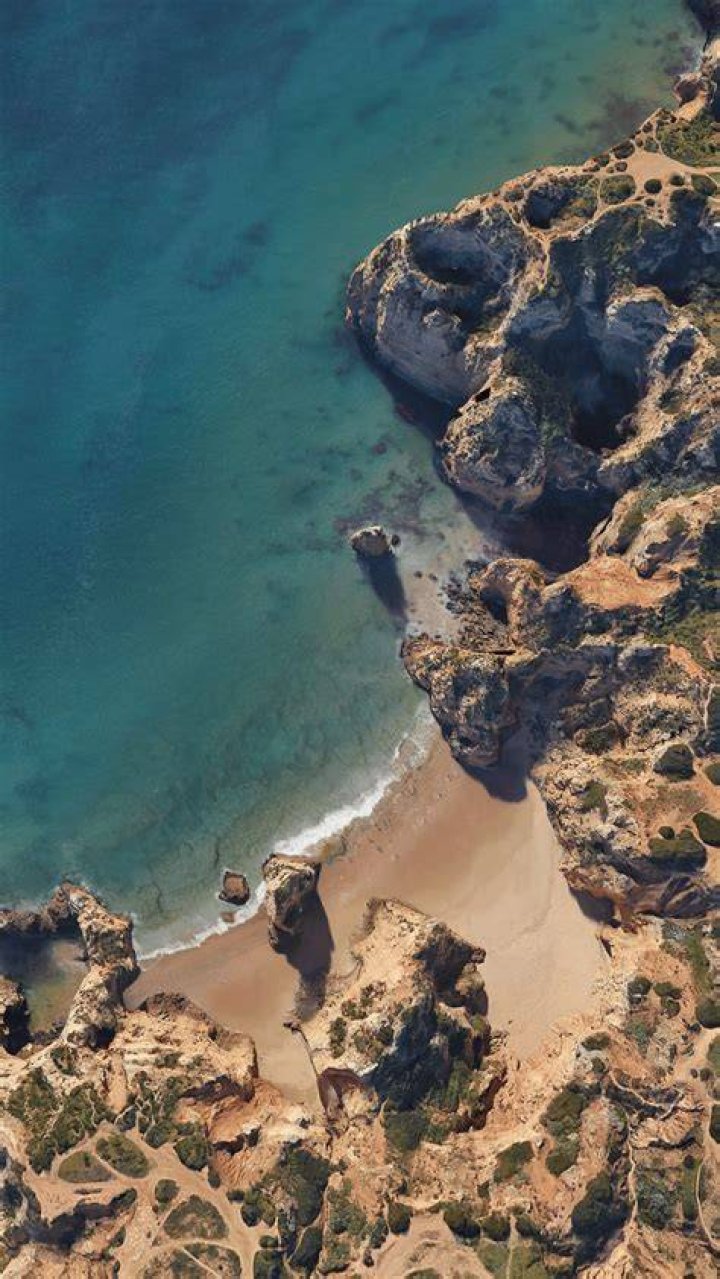 Download the official Pixel 2 wallpapers here