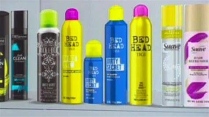 Dry shampoos containing cancer-causing benzene remain on store shelves, study suggests