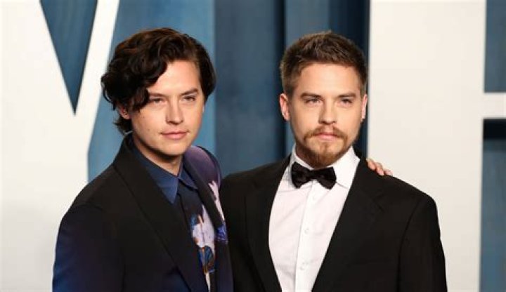 Dylan Sprouse Height – How Tall is Dylan Sprouse?
