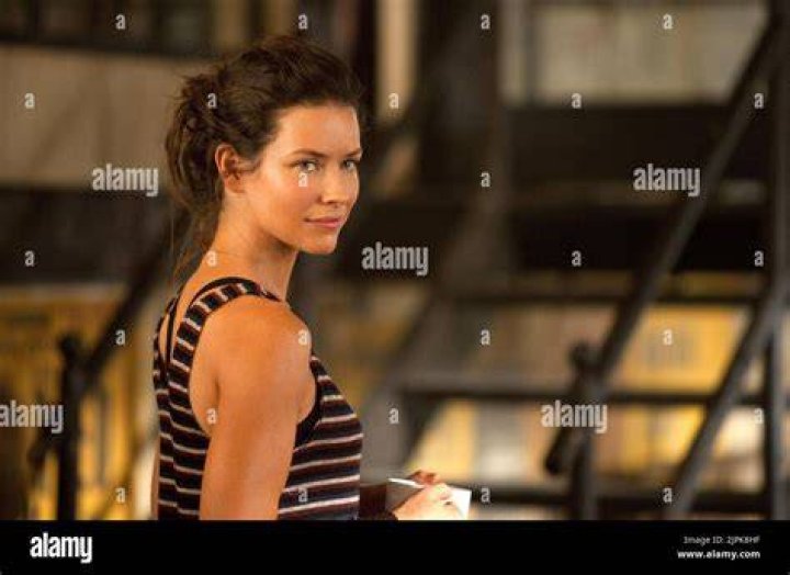 evangeline lilly real estate evangeline lilly real estate