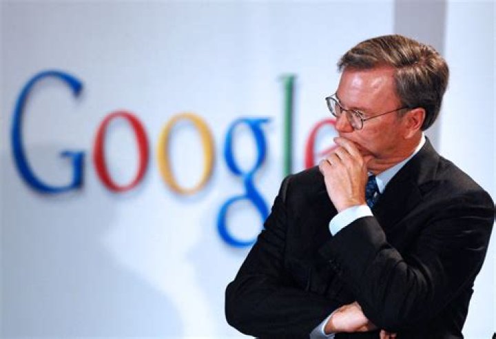 Former Google CEO Eric Schmidt is now dating a 27-year-old tech entrepreneur.
