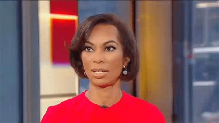 Fox News host claims she was asked to leave a restaurant after praying