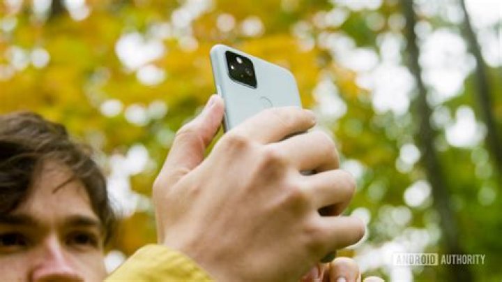 Google Pixel 5 taking a photo 4 1 Google Pixel 5 taking a photo 4 1