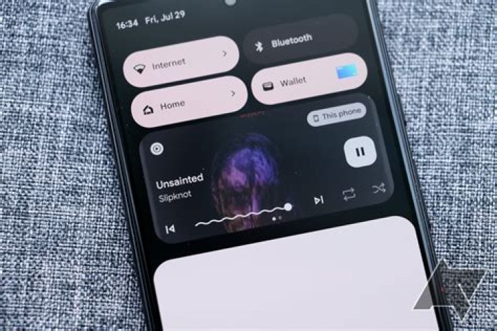 google play music media notification android 8.0 oreo review 7 google play music media notification android 8.0 oreo review 7