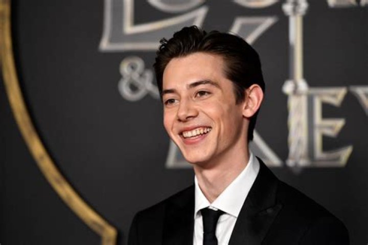 Griffin Gluck Biography, Age, Wiki, Height, Weight, Girlfriend, Family & More