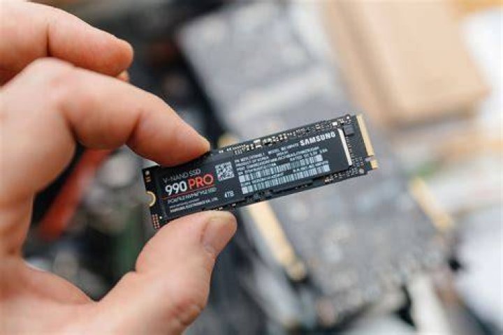 Here's how much storage the average AA reader uses