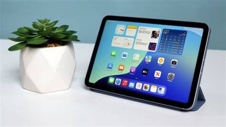 iPad Mini review 2021 camera bump fingerprint reader
