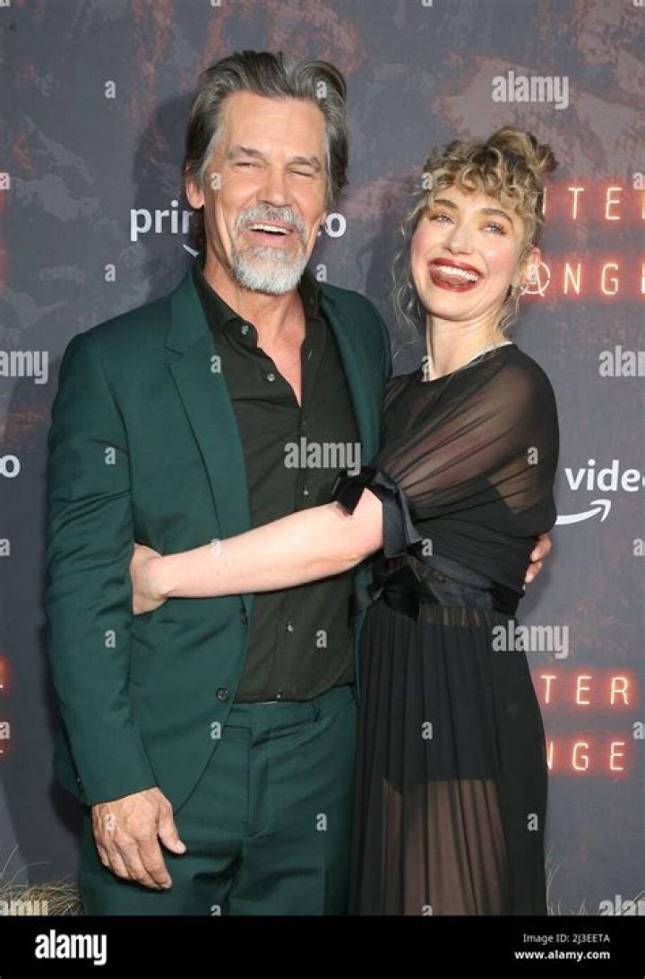 Josh Brolin and Imogen Poots in Outer Range - shows like outer range