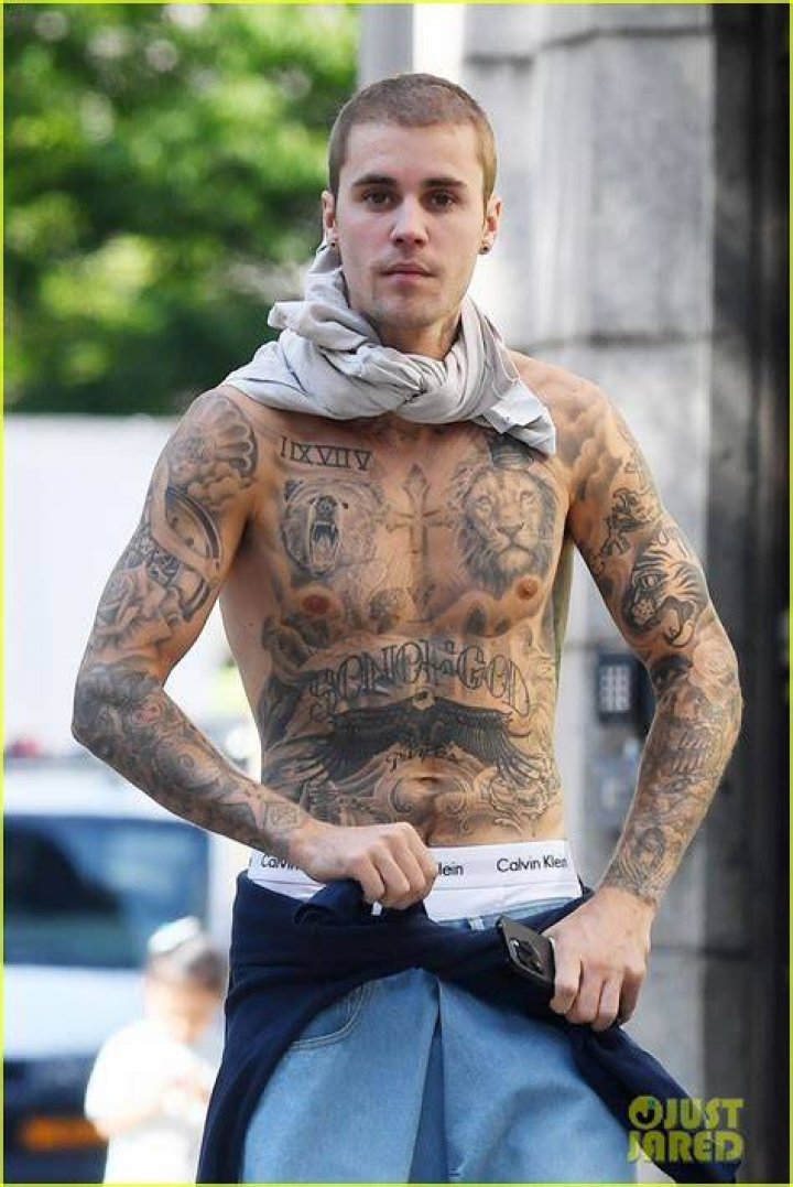 Justin Bieber Goes Full Frontal!!!!!
