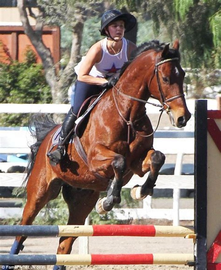 Kaley Cuoco horse jumping