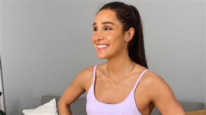 Kayla Itsines Net Worth