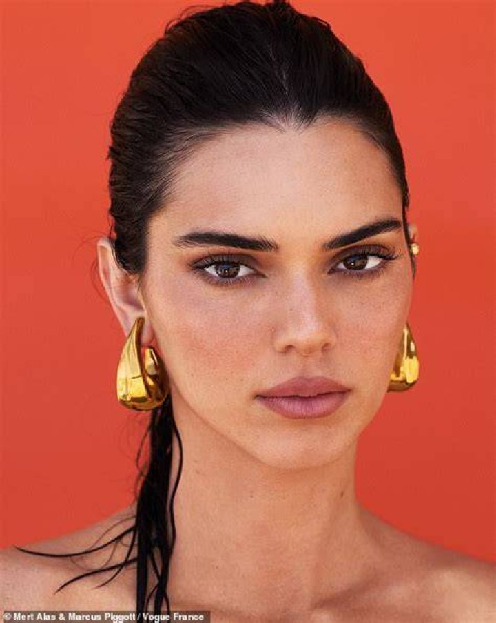 Kendall Jenner Has Chic New Bangs