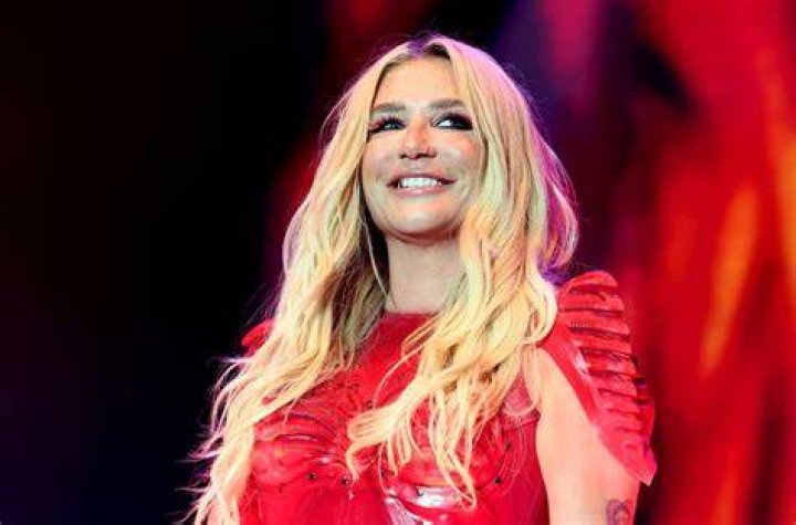 Kesha.