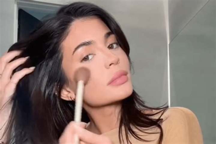 Kylie Jenner Makeup Tutorial: Extreme Beauty