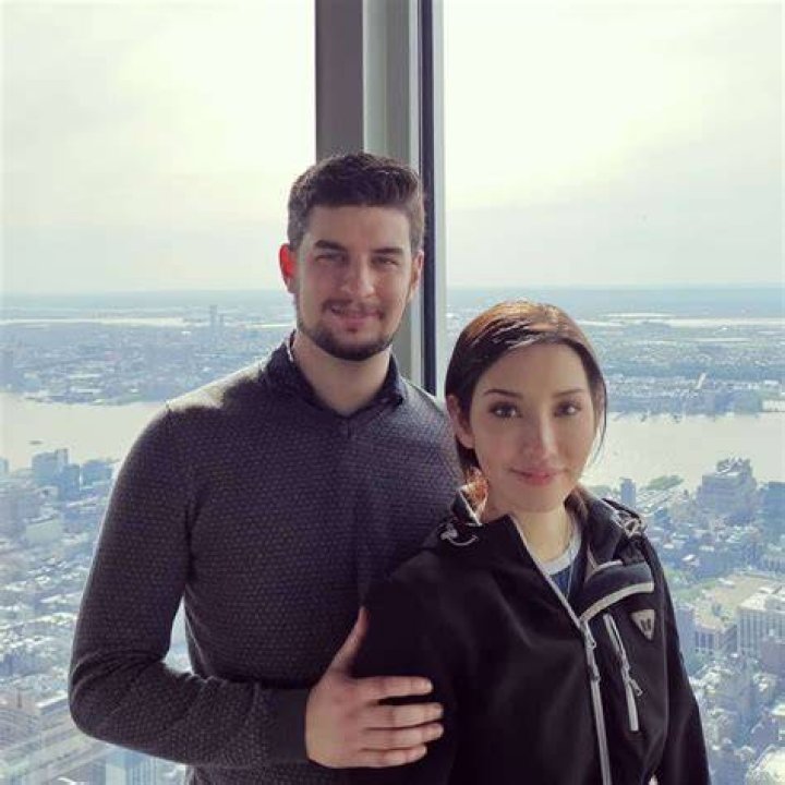 Lauren Chen Age, Husband, Height, Parents, Education, Net Worth