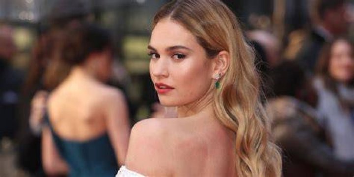Lily James Bob Looks So Chic