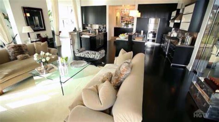 lisa vanderpump villa rosa kitchen renovation