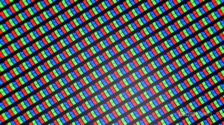 MacBook Pro Retina LCD under a microscope.