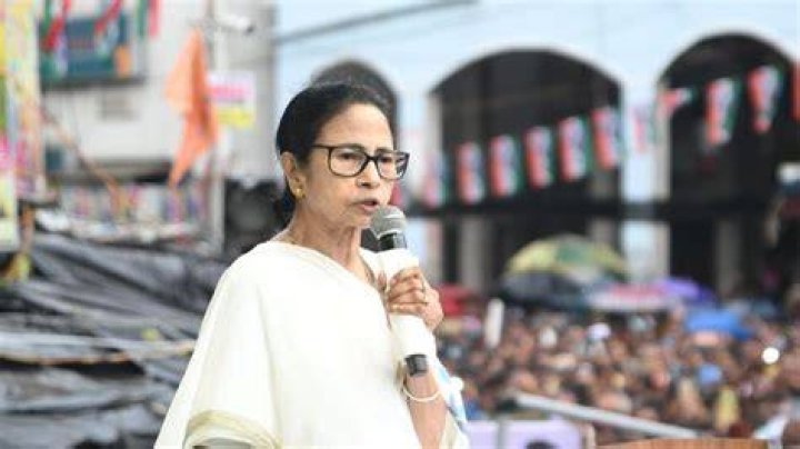 Mamata Banerjee attacks Centre over change in Vice Chancellor of Jadavpur University India