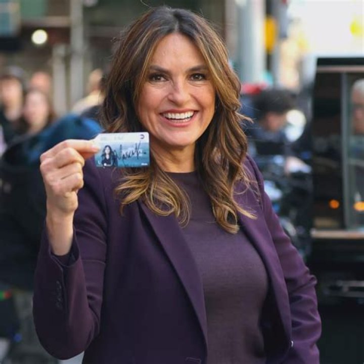 Mariska Hargitay strikes in NYC.