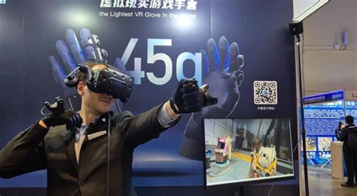 Merge VR Hands On-6