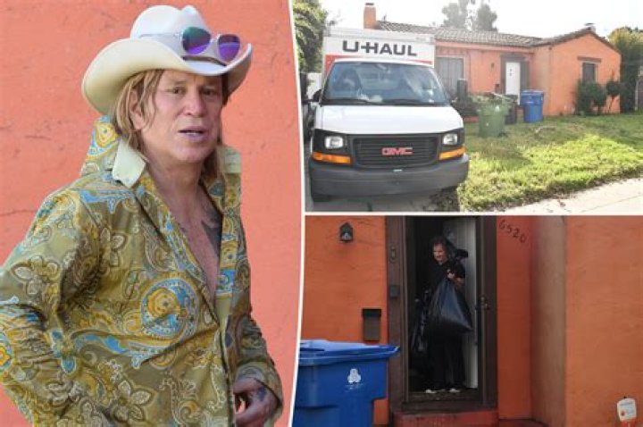 Mickey Rourke, 62, knocks out boxer half his age
