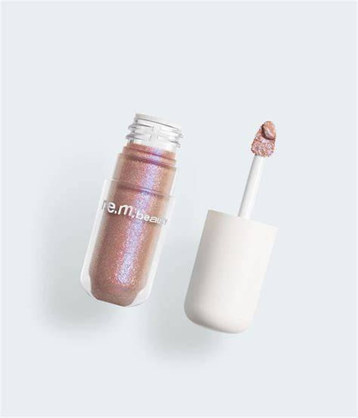 Midnight Shadow Liquid Eyeshadow in Fembot