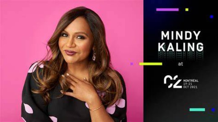 Mindy Kaling smiling