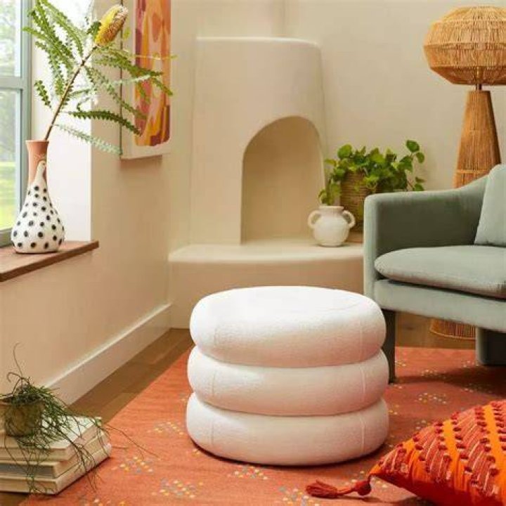 Molise Pouf
