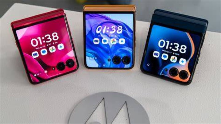 Moto Razr foldable unfolded top of screen 2 Moto Razr foldable unfolded top of screen 2