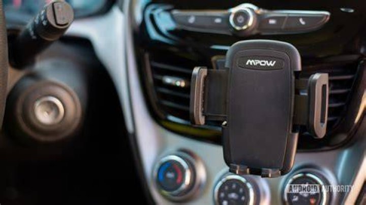 Mpow Air Vent Car Mount Pro review 3 Mpow Air Vent Car Mount Pro review 3