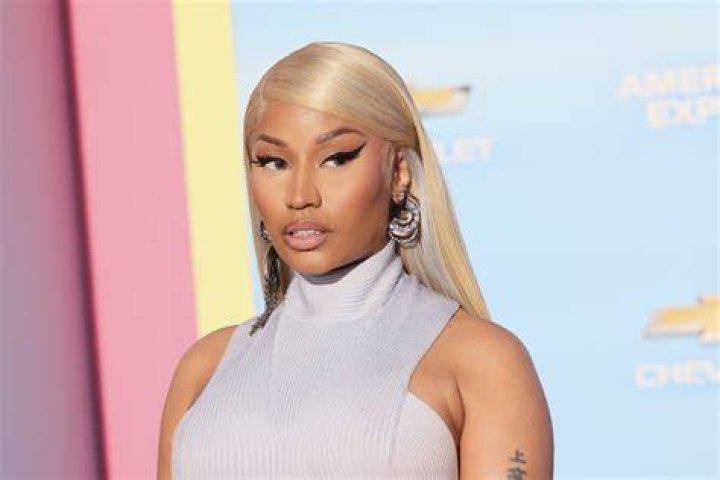 nicki minaj boobs