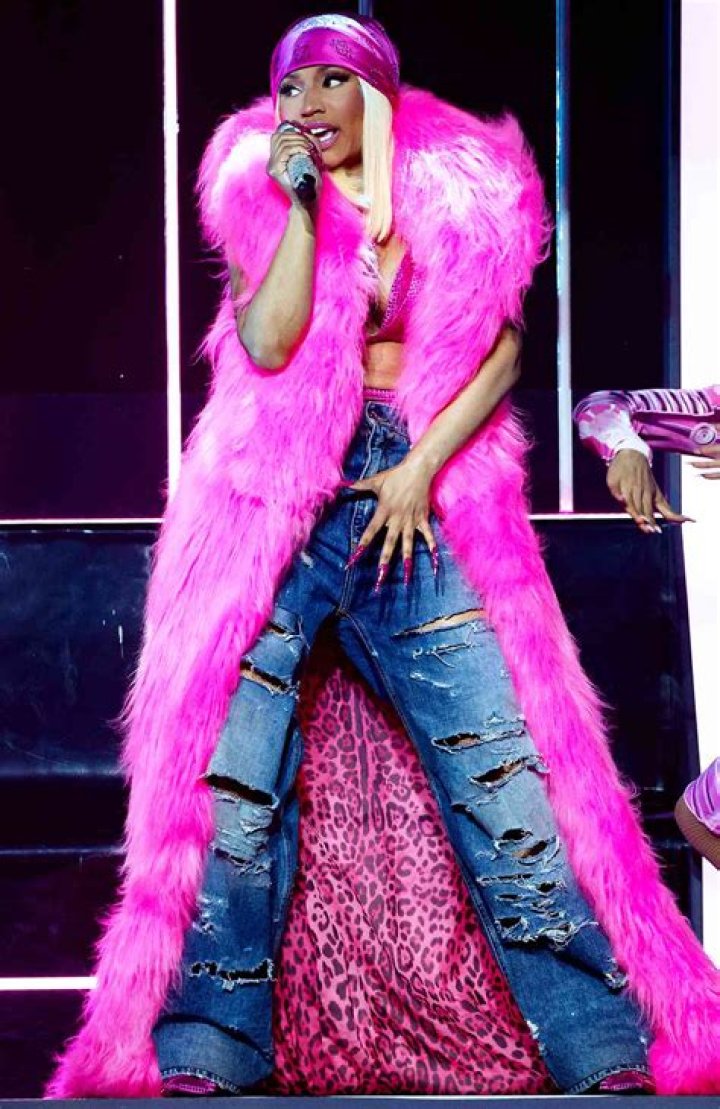 Nicki Minaj Has Wardrobe Malfunction on Stage During Orlando Concert Watch